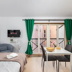 Private Retreat Close To Stations In 3 Praga